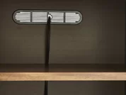 配線孔と棚板奥の隙間があるため配線が必要なものもスムーズ収納にできます。(※画像はWN色)