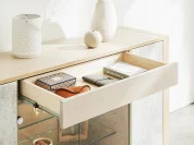 小物の収納に便利です。(※画像は幅150-サイドボード-WOWH色)