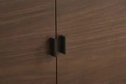 シンプルな取っ手を採用