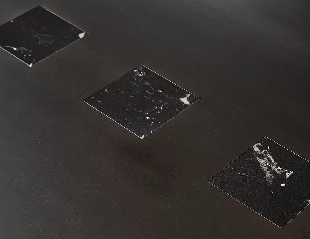 ワンポイントにセラミック(※画像は幅120 ㎝ダイニングテーブル WODB 色)