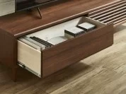 フルオープンレールで出し入れ楽々