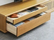深さの異なる２段の引出で使い勝手抜群です。(※画像は幅210 WONA色)