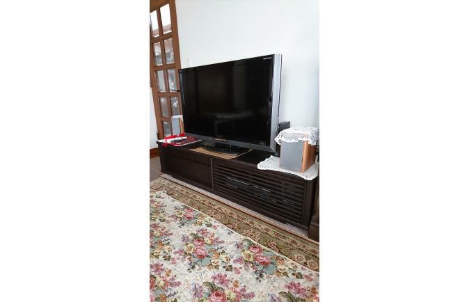 大川家具の無垢テレビボードと絨毯