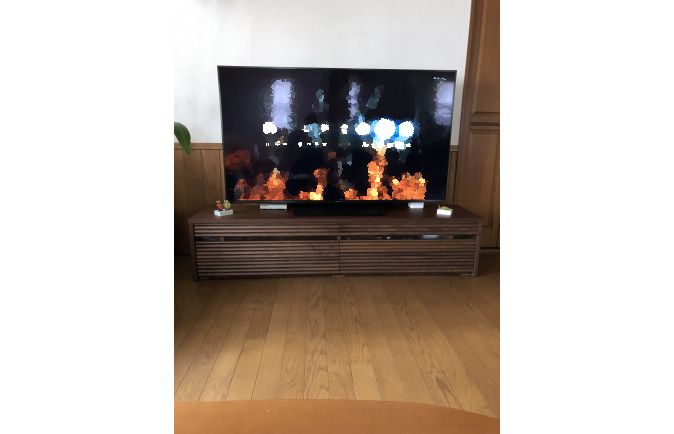 大川家具のウォールナット色の無垢テレビボード(近新八幡東川店)