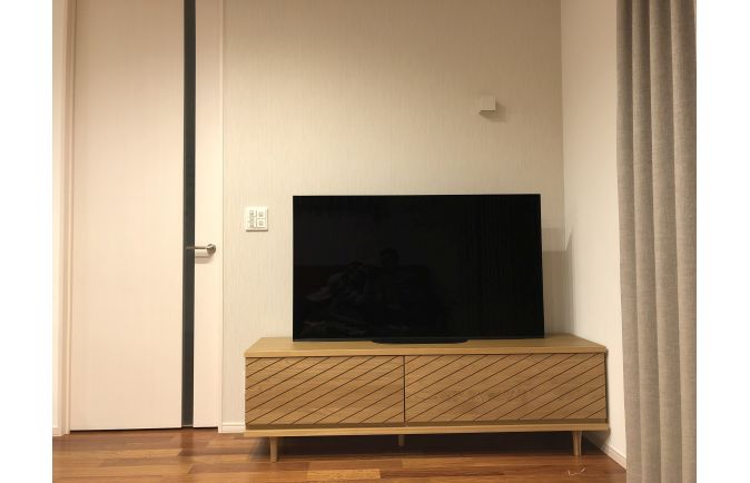 豊田市K.U様のオークナチュラル色の無垢テレビボードの設置事例