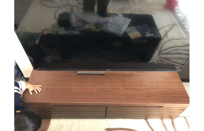 泉大津市S.S様のウォールナット色のテレビボード設置例(オーキタ家具)