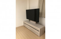 オークホワイト色の大川家具の壁掛け対応テレビボード(オーキタ家具)