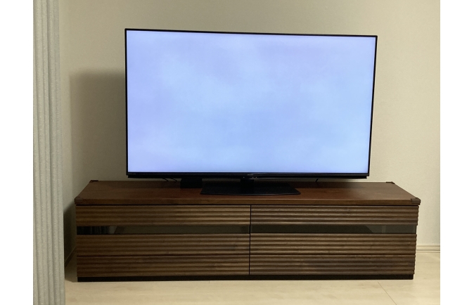 ウォールナット色の大川家具の無垢テレビボード