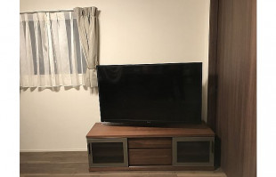 ウォールナット色の大川家具の天然木テレビボード「アーザ」