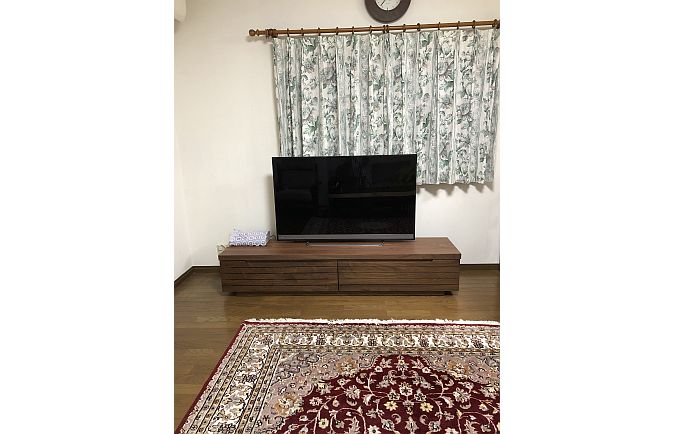 堺市N.K様の無垢テレビボードと高級な絨毯(オーキタ家具)