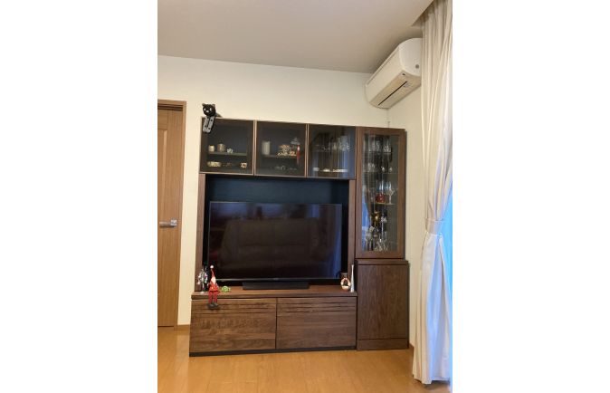 西東京市Y.K様のウォールナット色の無垢テレビボードとエアコン