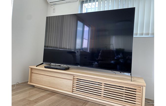 メイプル色の大川家具のテレビボード「ソリド」