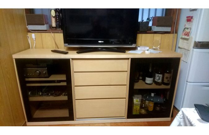 ダイニングボードとして利用された大川家具のテレビボード