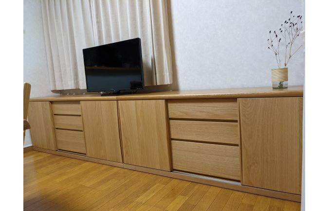 大川家具の天然木テレビボード２台の設置例(太陽家具)