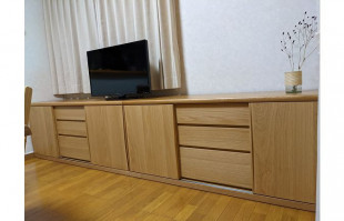 大川家具の天然木テレビボード２台の設置例
