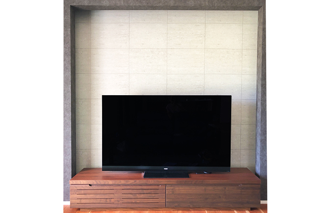 浜松市H.M様の無垢テレビボードと緑色のラグ(東海家具流通センター)