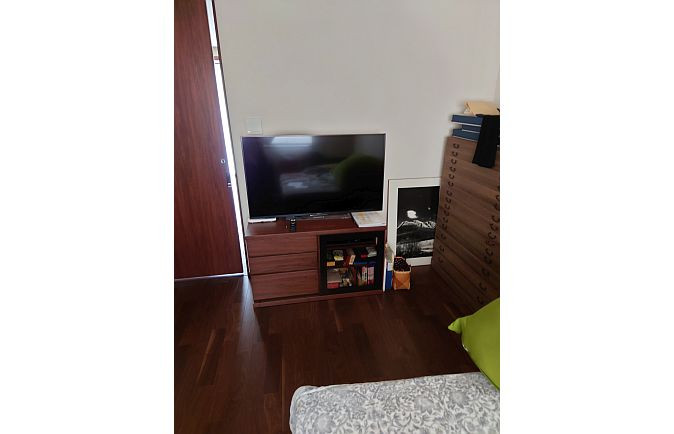 大川家具のテレビボードとソファとクッション