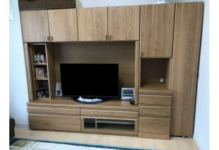 壁の幅ぴったりの大川家具の壁面収納型テレビボード