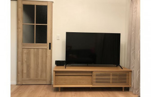 ガラス扉と大川家具のテレビボード(ルームズ大正堂八王子店)