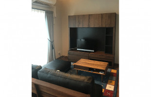 広島県広島市S.S.様の壁面収納型テレビボードとリビングテーブルとソファのコーティネート例