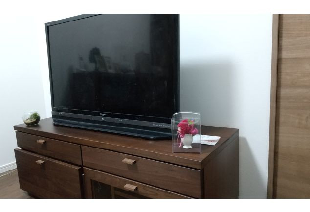 寝室に設置した大川家具のテレビボード