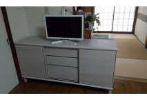 和室の隣に設置した大川家具の脚付きテレビボード