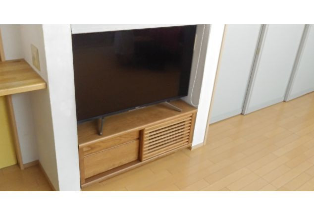 壁の幅ピッタリの大川家具のテレビボード