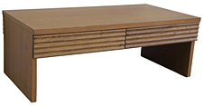 ウォールナット色の木製ローテーブル(大川家具)